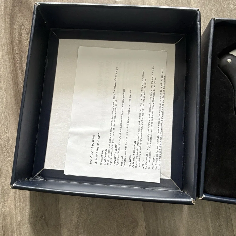 Brookstone Wine Connoisseur's Gift Set-New In Original‎ Box